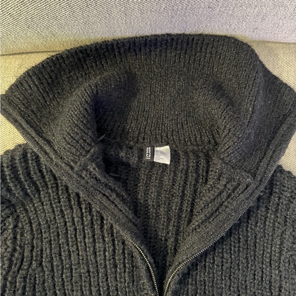 H&M Zip-Up Sweater - Picture 2 of 2